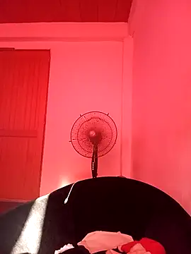 Snapshot of Zeven777 chatting on 10-18-25, 09:15 Zeven777 online show from 10-18-25, 09:15