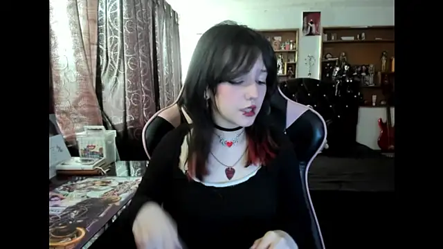 Maki Zein  online show from 11-06-25, 04:30