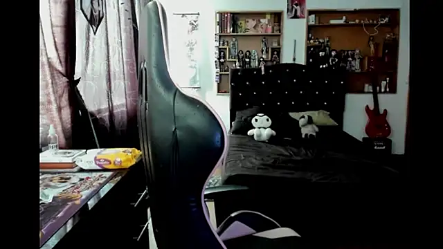 Maki Zein  online show from 03-06-26, 04:36