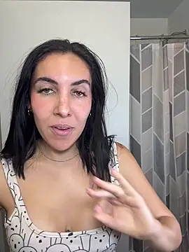 Lolathebaddie online show from 10-27-25, 05:06