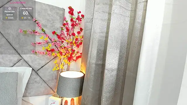  naylaa  online show from 04-22-26, 03:09