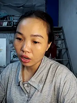 Snapshot of pusi_xinh chatting on 10-19-25, 02:50 pusi xinh online show from 10-19-25, 02:50