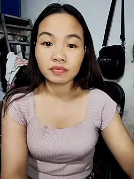 Snapshot of pusi_xinh chatting on 10-21-25, 05:13 pusi xinh online show from 10-21-25, 05:13