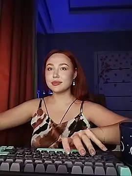 LolaMint  online show from 11-28-25, 01:36