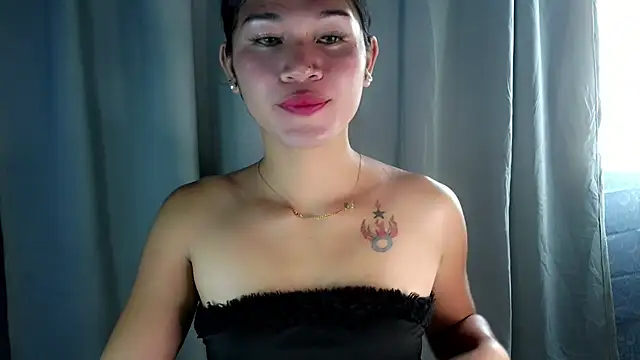 Snapshot of Sephine_2121 chatting on 10-13-25, 02:55 Sephine 2121 online show from 10-13-25, 02:55