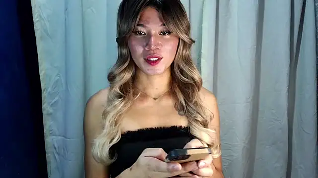 Snapshot of Sephine_2121 chatting on 10-19-25, 02:40 Sephine 2121 online show from 10-19-25, 02:40