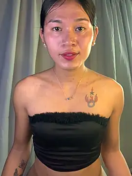 Snapshot of Sephine_2121 chatting on 10-21-25, 05:41 Sephine 2121 online show from 10-21-25, 05:41