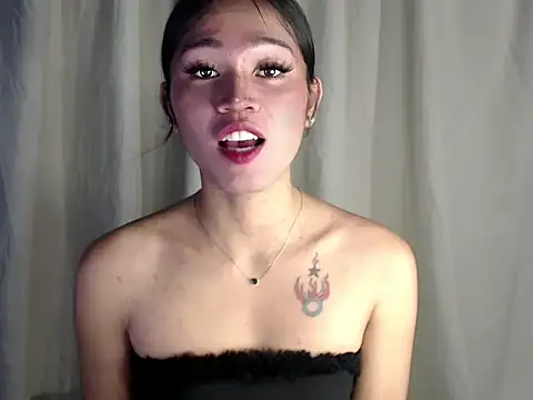 Snapshot of Sephine_2121 chatting on 10-22-25, 10:15 Sephine 2121 online show from 10-22-25, 10:15