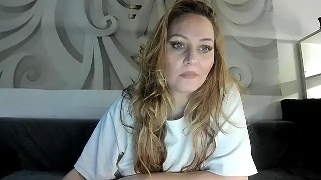 Snapshot of 88__callmemadam__88 chatting on 11-14-25, 10:29 88 callmemadam 88 online show from 11-14-25, 10:29