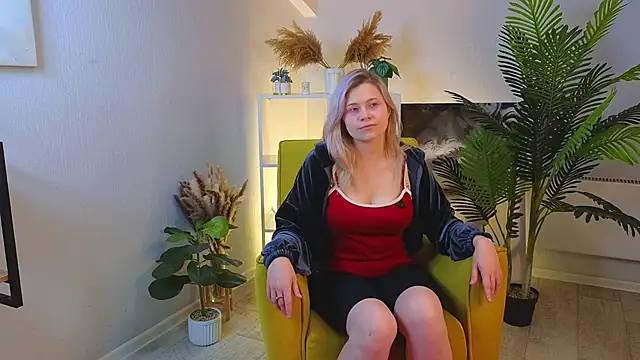 Snapshot of GeorginaPulgarin chatting on 10-12-25, 06:23 GeorginaPulgarin online show from 10-12-25, 06:23