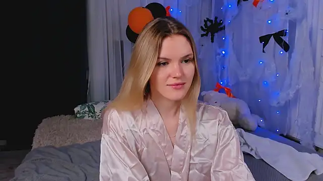 Snapshot of -KittyMoore chatting on 11-02-25, 09:17 -KittyMoore online show from 11-02-25, 09:17