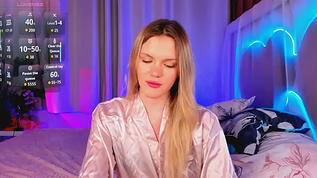 Snapshot of -KittyMoore chatting on 11-04-25, 08:08 -KittyMoore online show from 11-04-25, 08:08