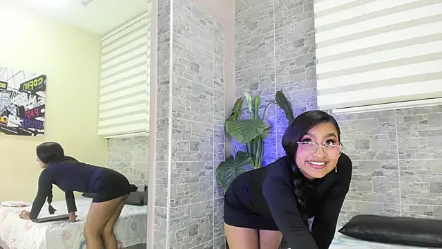 AmberBlazze online show from 10-20-25, 12:05