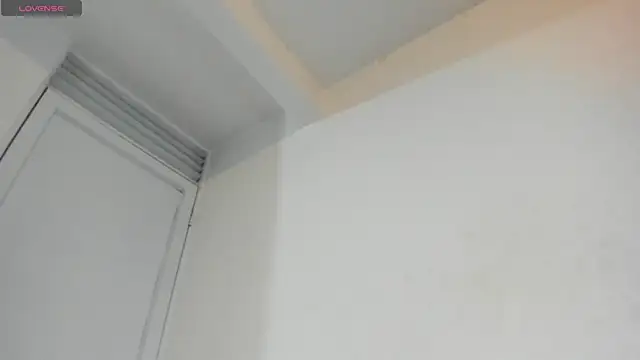 Snapshot of mis-violetha chatting on 11-04-25, 01:05 mis-violetha online show from 11-04-25, 01:05