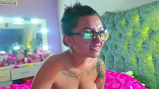 Liisaa Kiss online show from 03-10-26, 04:34