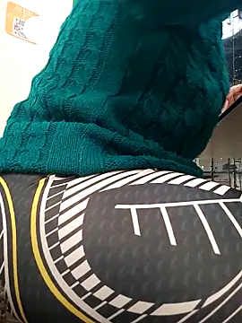 Snapshot of Ambika_beauty chatting on 10-30-25, 04:08 Ambika beauty online show from 10-30-25, 04:08