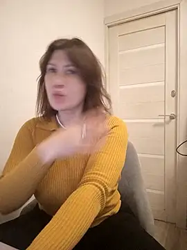 Snapshot of Ambika_beauty chatting on 12-01-25, 04:12 Ambika beauty online show from 12-01-25, 04:12