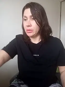 Ambika beauty online show from 04-18-26, 01:15