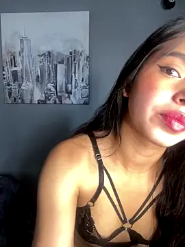 LunaMoore Pink online show from 11-26-25, 12:28