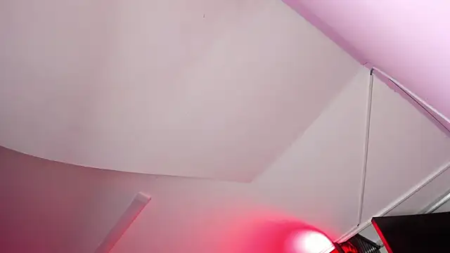 Yaluz Naugthy online show from 01-17-26, 06:44