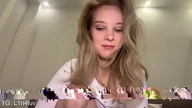 AIicaparkerc online show from 04-24-26, 08:33