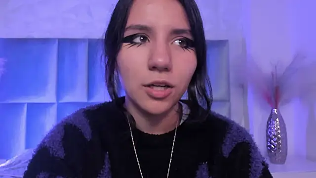 HollyPeach online show from 03-30-26, 07:37