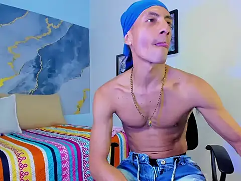 Snapshot of latin_crissex chatting on 10-24-25, 12:34 latin crissex online show from 10-24-25, 12:34