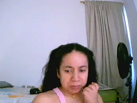 chiarafus0 online show from 12-16-25, 08:47