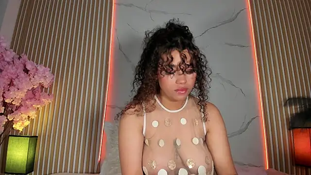 KellyAmbaris online show from 11-07-25, 07:36