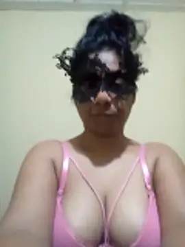 Snapshot of Expose_Queen chatting on 12-01-25, 05:18 Expose Queen online show from 12-01-25, 05:18