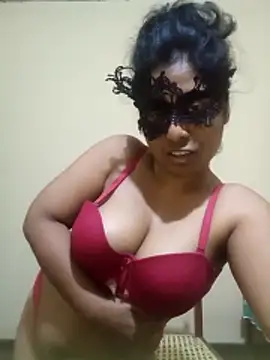 Snapshot of Expose_Queen chatting on 12-14-25, 04:34 Expose Queen online show from 12-14-25, 04:34