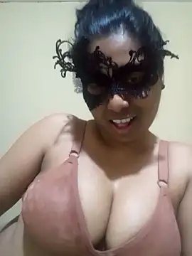 Expose Queen online show from 02-06-26, 05:16