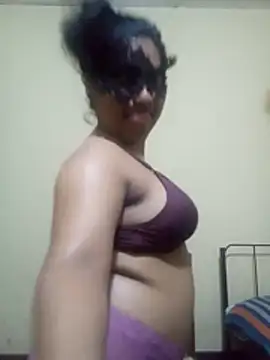 Expose Queen online show from 02-26-26, 04:17