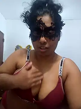 Expose Queen online show from 05-13-26, 04:37
