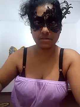 Expose Queen online show from 05-19-26, 07:42