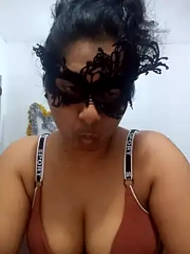 Expose Queen online show from 05-24-26, 06:13
