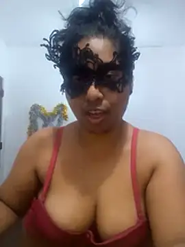Expose Queen online show from 05-26-26, 05:53