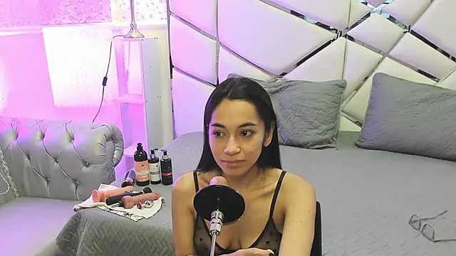 GabbiePrice online show from 06-11-26, 10:35