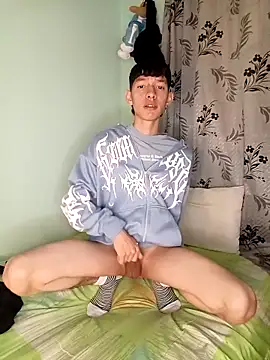 heyy noah11 online show from 12-15-25, 04:50