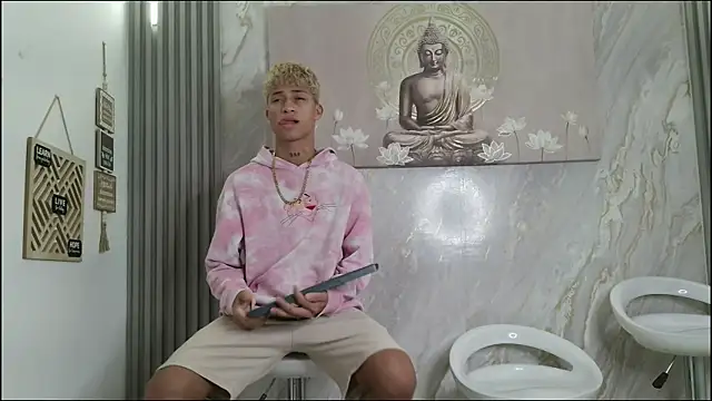 EMPIRE BOYS1 online show from 04-04-26, 01:19