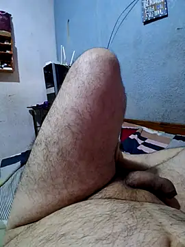 Snapshot of latinooso chatting on 10-22-25, 06:35 latinooso online show from 10-22-25, 06:35