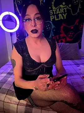 MiniMonroe online show from 11-06-25, 09:43