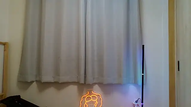 Snapshot of redcap1111 chatting on 10-15-25, 02:28 redcap1111 online show from 10-15-25, 02:28