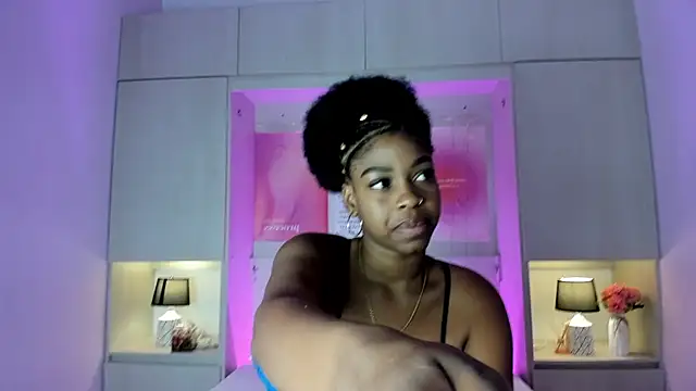 Snapshot of MaraBaker chatting on 11-02-25, 11:45 MaraBaker online show from 11-02-25, 11:45