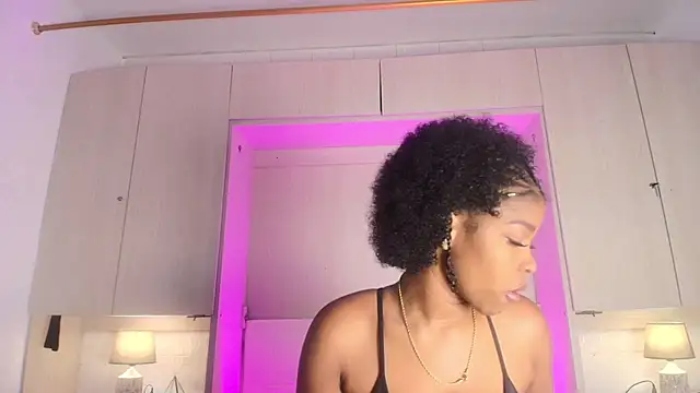 Snapshot of MaraBaker chatting on 11-06-25, 11:55 MaraBaker online show from 11-06-25, 11:55