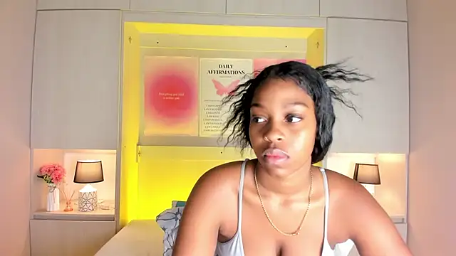 Snapshot of MaraBaker chatting on 11-19-25, 12:05 MaraBaker online show from 11-19-25, 12:05