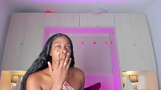 Snapshot of MaraBaker chatting on 11-27-25, 08:11 MaraBaker online show from 11-27-25, 08:11