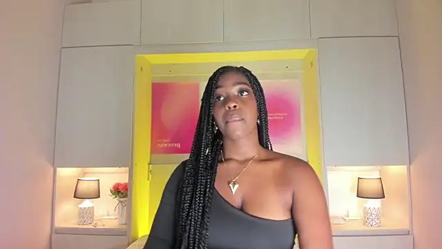 Snapshot of MaraBaker chatting on 12-15-25, 07:51 MaraBaker online show from 12-15-25, 07:51