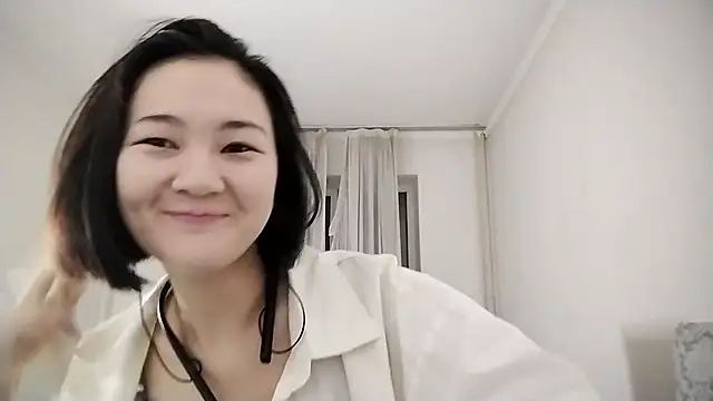 Lyndasilk online show from 11-23-25, 03:23