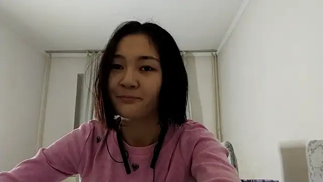 Lyndasilk online show from 11-24-25, 03:34